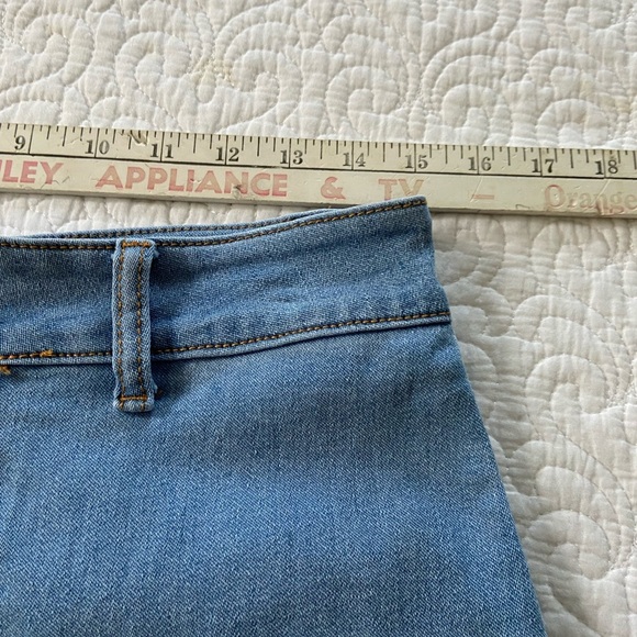 Classic Blue Denim Pencil Skirt Stretchy Back Slit 2 Rear Pockets Size Large - Picture 9 of 13